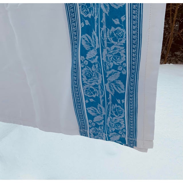 Exquisite French Damask Linen Tablecloth - Classical Rose & Vine Pattern, C. 1920s For Sale - Image 10 of 12