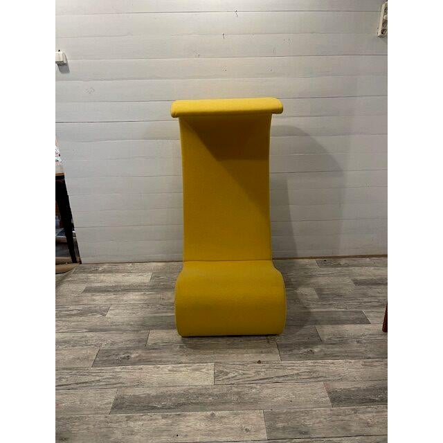 C- 197 Vintage Amobe Lounge Chair by Verner Panton for Vitra, 1970 Vintage Design Born in Denmark in 1926, Verner Panton...