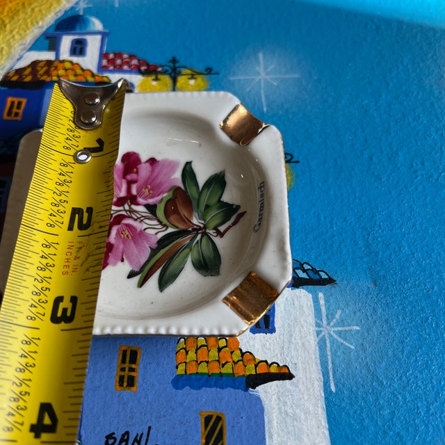 Ceramic 1970s Pair of Small Ceramic Catchalls With Gold and Floral Accents For Sale - Image 7 of 10