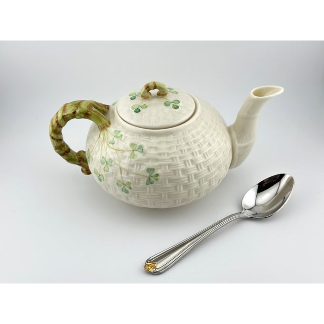 Traditional 1960s Belleek Shamrock Teapot, 3 Cup Capacity, Fine Irish Porcelain, Green Mark For Sale - Image 3 of 10