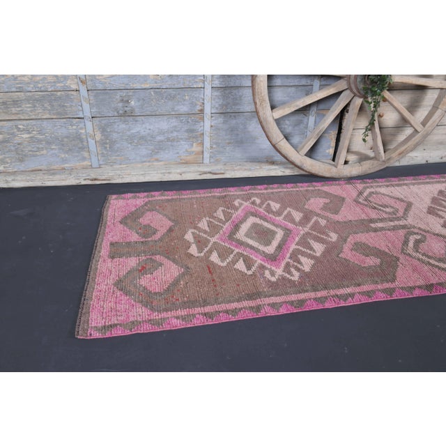 1970s Vintage Turkish Oushak Handmade Wool Cotton Pink Runner Rug For Sale - Image 5 of 9
