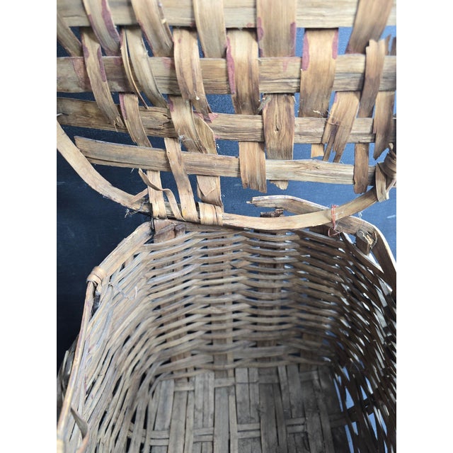 Antique Northeast Woodlands Style Lidded Pack Basket Heavy Splint Black Ash Gathering Vessel For Sale - Image 9 of 12