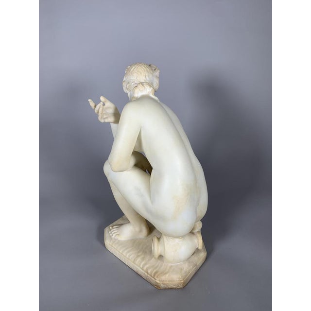 Early 19th Century Neoclassical Artist, Venus Bathing, Early 19th Century, White Marble For Sale - Image 5 of 11