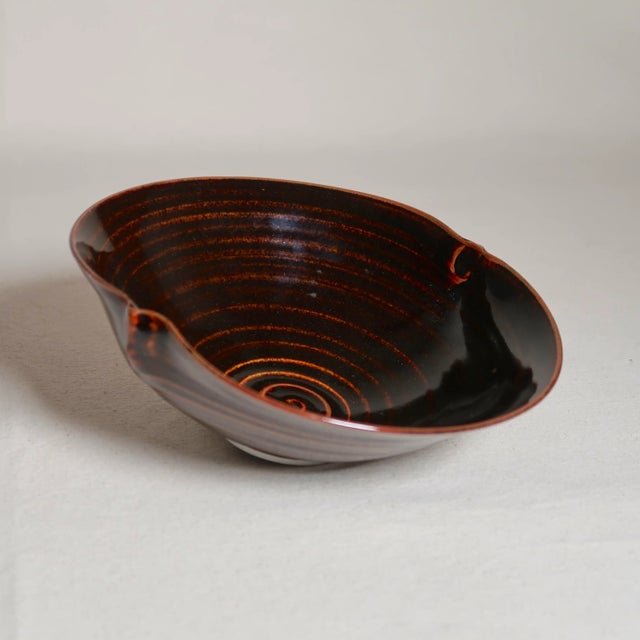 Late 20th Century Hand-Thrown Studio Pottery Bowl With Deep Oxide Brown Glaze and Spiral Interior Design For Sale - Image 5 of 11
