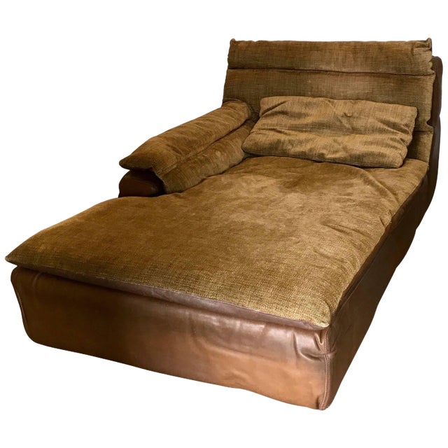 Suede Leather Daybed Signed by Rossi Di Albizzate For Sale