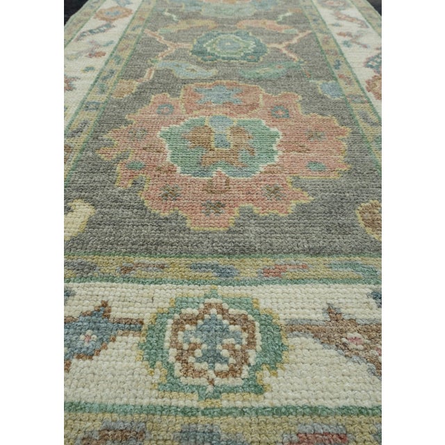 Early 21st Century Turkish Oushak Rug 2'6" x 5'2" #17548 For Sale - Image 5 of 8
