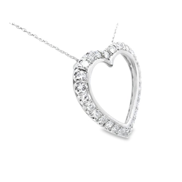 Contemporary 1950s White Gold Diamond Heart Pendant Necklace For Sale - Image 3 of 10