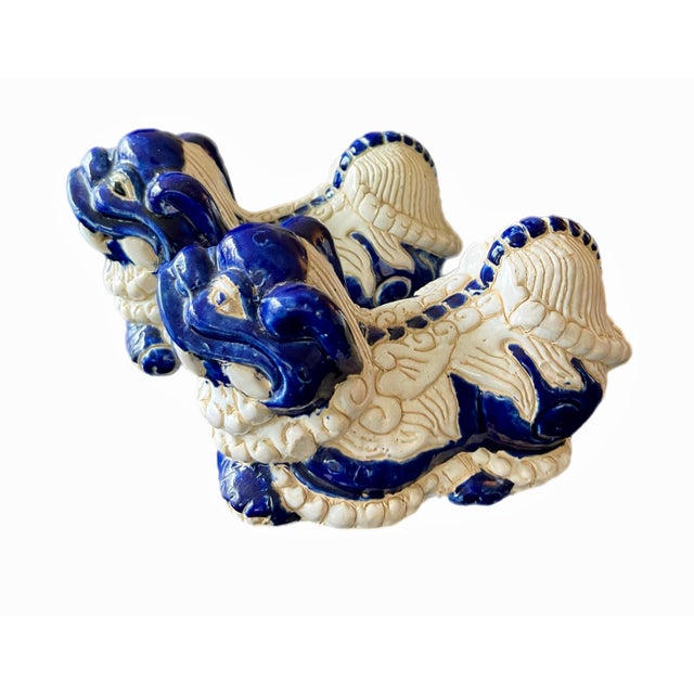 19th C. Chinoiserie Blue and White Foo Dogs, a Pair For Sale - Image 4 of 12
