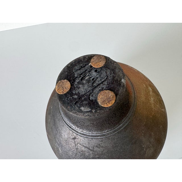 Ceramic 1980s Vintage Bulbous Form Raku Studio Pottery Vase – Signed For Sale - Image 7 of 9