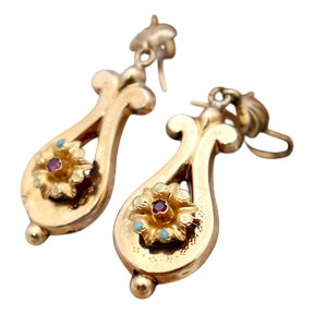 Gold Earrings with Reliefs and Applications, Set of 2 For Sale