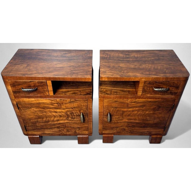 Art Deco Italian Pair of Walnut Nightstands For Sale - Image 6 of 18