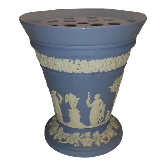 Vintage Wedgwood Jasperware Blue Frog Vase For Sale