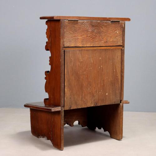 Brown Baroque Kneeler in Maple and Walnut For Sale - Image 8 of 9