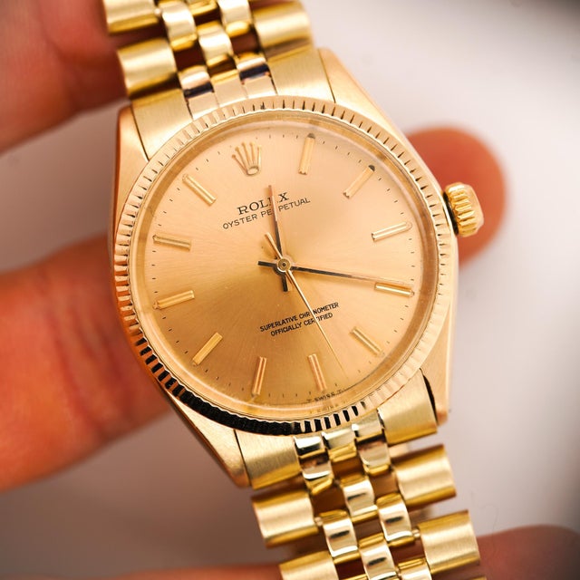 Art Deco Rolex Oyster 1005 Champagne Dial Gold Vintage Watch For Sale - Image 3 of 11