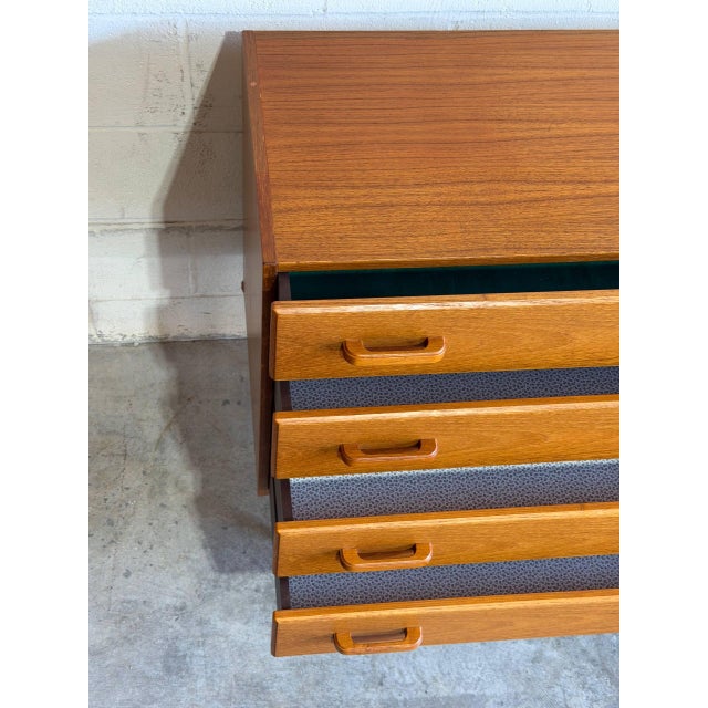 Danish Teak 4-Drawer Dresser Compact Mid-Century Modern Chest of Drawers 1960s For Sale In Los Angeles - Image 6 of 10