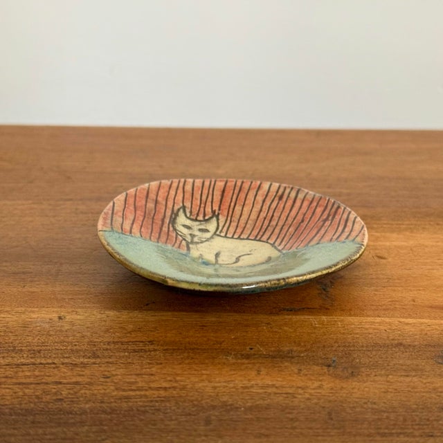 American Small Handcrafted Folk Art Pottery Cat Plate For Sale - Image 3 of 6