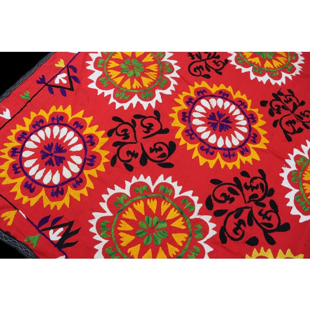 Vintage Hand Embroidered Suzani Wall Hanging, 1920s For Sale - Image 18 of 18