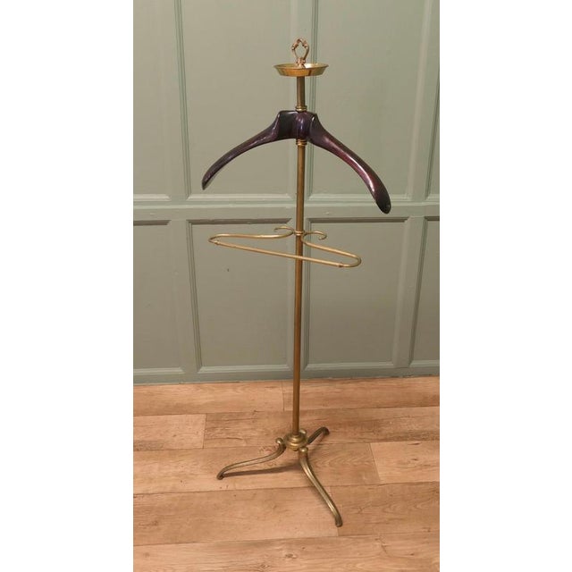 Very Stylish Brass Gents Valet, Suit Hanger, Mannequin A very useful piece, the hanger or clothes stand is in brass and...