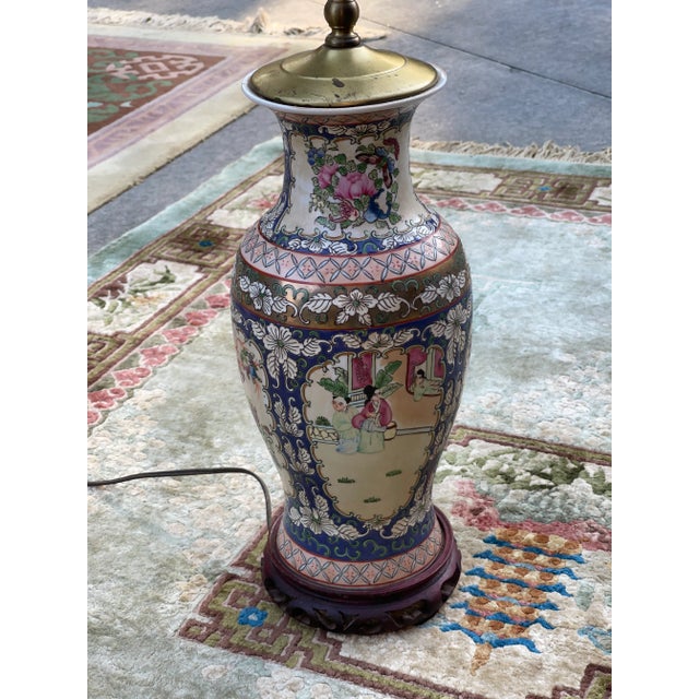 Vintage 1940s Hand Painted Asian Lamp For Sale - Image 4 of 6