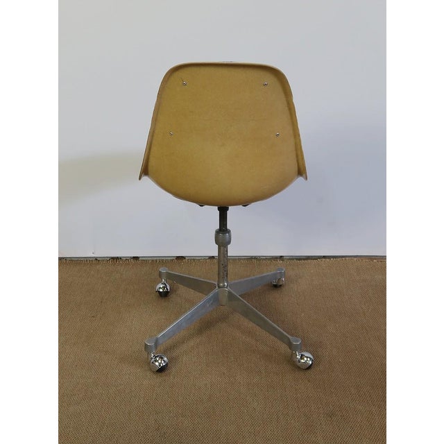 Swivel Chair by Charles & Ray Eames for Herman Miller, 1970s For Sale - Image 15 of 18