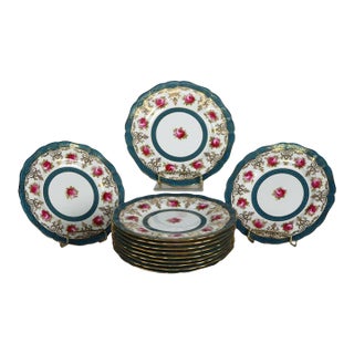 1900s Set of 12 English Cauldon for Gilman Collamore & Co. Scallop Edged Porcelian Plates For Sale