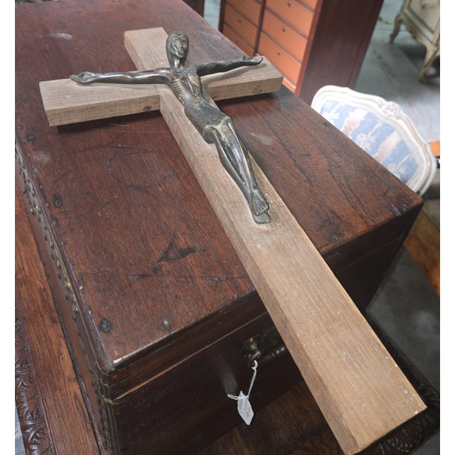 20th Century Modernist Bronze Crucifix from P. Dudeffant, in Good conditions. Designed 1920 to 1949