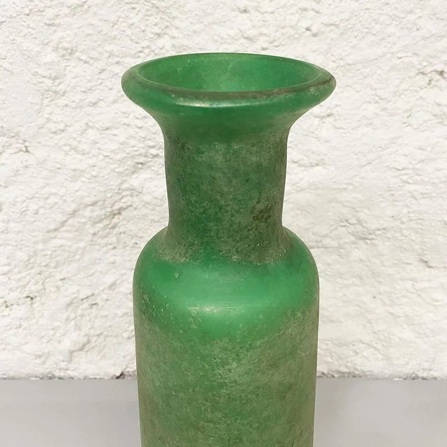 Mid-Century Modern Italian Green Scavo Glass Vase with Matte Finish, 1960s For Sale - Image 4 of 6