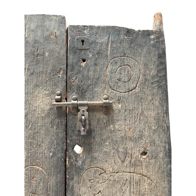 20th Century Dogon Doors with Carved Elephants, Mali, 1920s, Set of 2 For Sale - Image 8 of 14