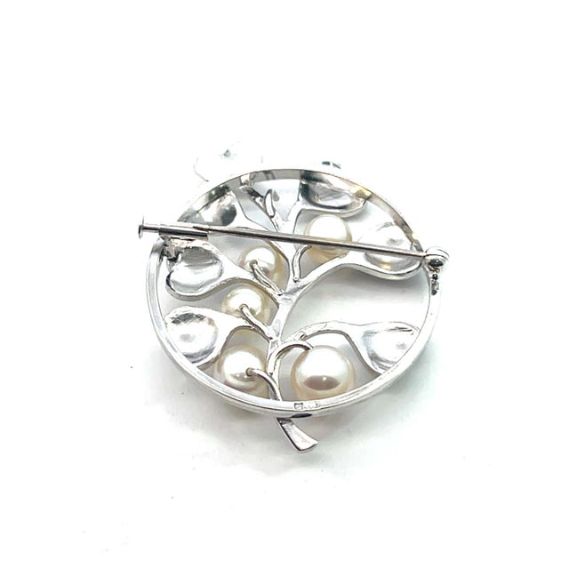 White 1990s Mikimoto Estate Akoya Pearl Circular Flower Brooch Pin Sterling Silver For Sale - Image 8 of 11