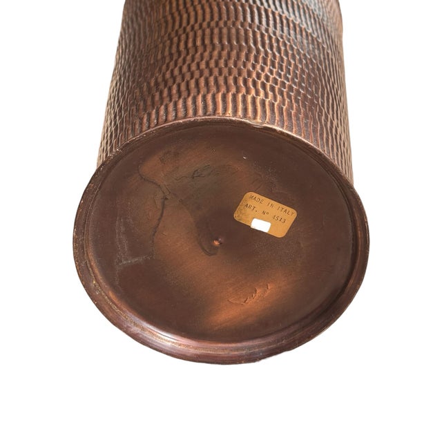 Italian Mid 20th Century Large Italian Copper Floor Pot With Hammered Details For Sale - Image 3 of 6