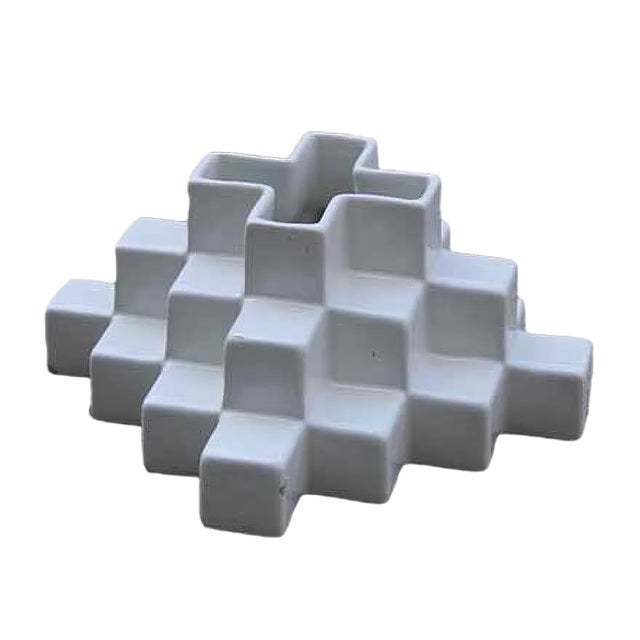 White Ceramic Vase by Makio Hasuike for Gabbianelli, 1970s For Sale