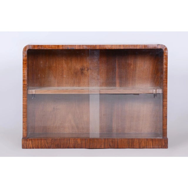 Small Art Deco Display Bookcase in Walnut and Glass, 1930s For Sale - Image 6 of 10