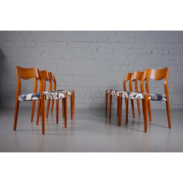 Mid-Century Modern Model 71 Dining Chairs in Dedar Fabric by Niels Otto Møller for JL Møllers, 1950s, Set of 6 For Sale - Image 3 of 16