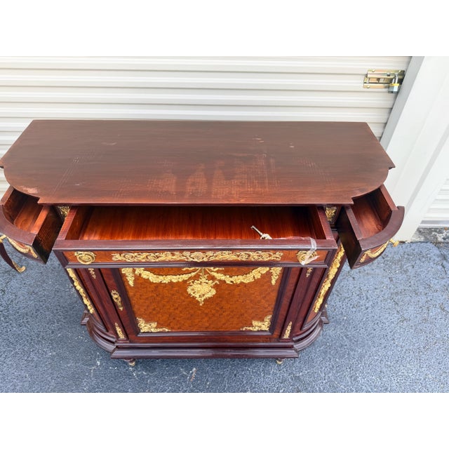 1960s French Louis XVI Marble Top Cabinet Marquetry Inlay, Gilt Bronze Ormolu, Luxury Accent Cabinet For Sale In Orlando - Image 6 of 8
