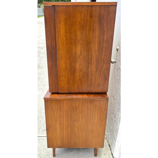 Mid-Century Modern Mid-Century Walnut Highboy Dresser by Young Manufacturing Co. MCM For Sale - Image 3 of 18