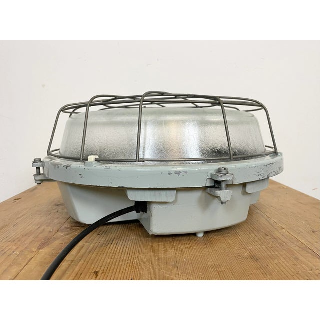 Gray Industrial Vintage Grey Cast Aluminium Wall Lamp from Elektrosvit, 1980s For Sale - Image 8 of 16