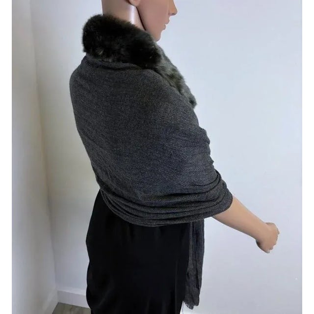 Textile Evelyne Prélonge Cashmere & Faux Fur Shawl – Luxe Gray Wrap, Made in France For Sale - Image 7 of 11