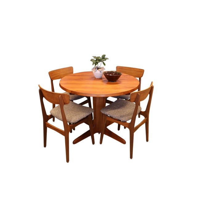 Danish Round Dining Table in Teak with Double Extension Leaves, 1960s For Sale - Image 10 of 18