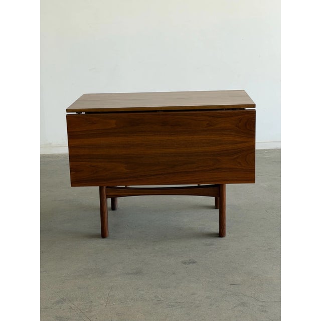 1960s Walnut Drop Leaf Dining Table by American of Martinsville, Attributed For Sale - Image 17 of 18