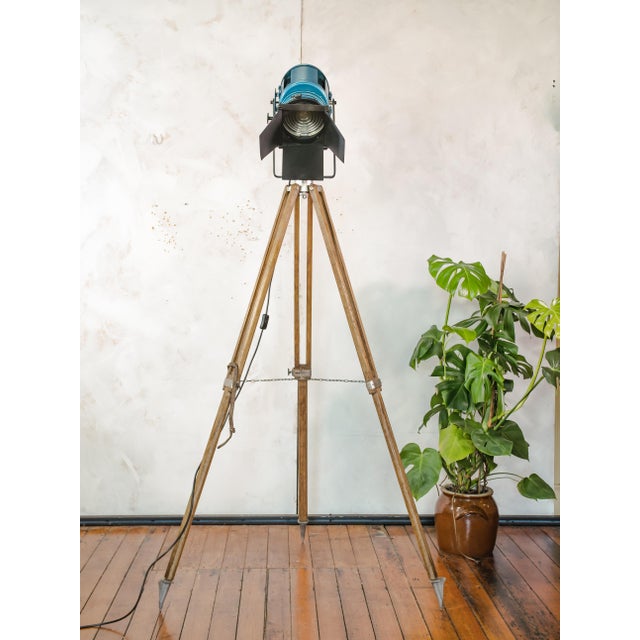 Industrial Vintage Industrial Theater Spotlight Floor Lamp from A.E. Cremer, 1950s For Sale - Image 3 of 17