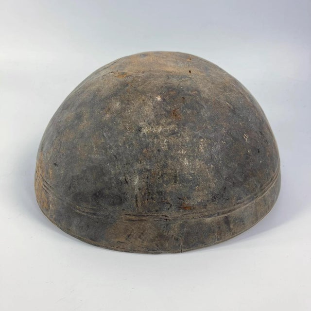 African Early 20th Century Nupe Wood Bowl Nigeria For Sale - Image 3 of 7