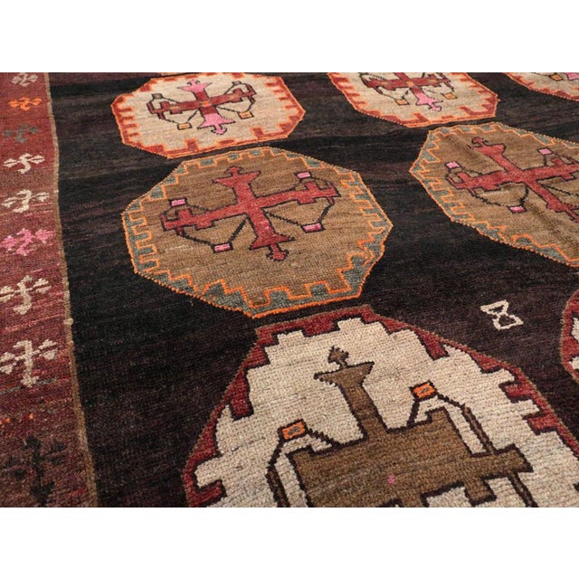 Mid 20th Century Galerie Shabab Collection Tribal Mid-20th Century Handmade Turkish Anatolian Room Size Carpet For Sale - Image 5 of 9