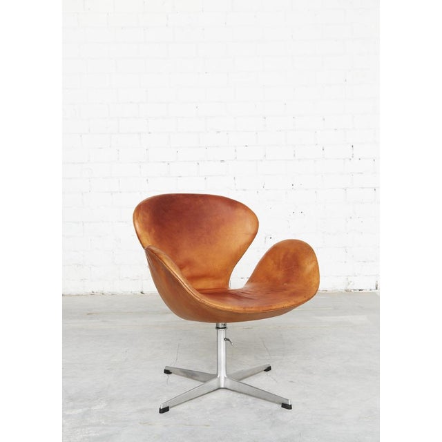 Swan Chair by Arne Jacobsen for Fritz Hansen, 2001 For Sale - Image 9 of 18