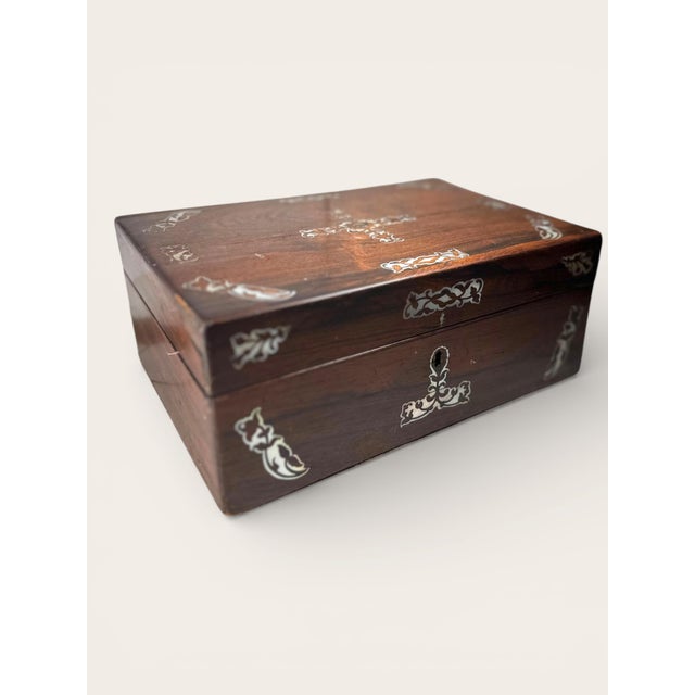 Antique Victorian English Mother-of-Pearl Inlaid Rosewood Box. For Sale - Image 4 of 15