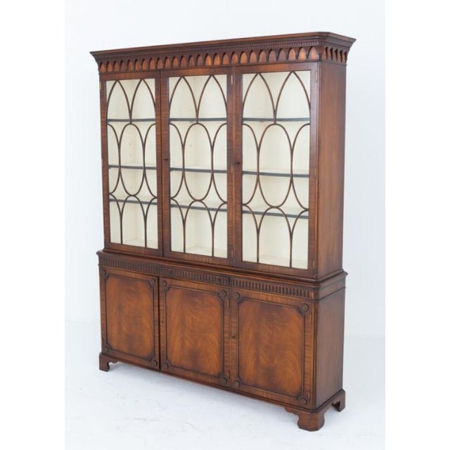 1920s Hepplewhite Revival Mahogany Bookcase, 1920s For Sale - Image 5 of 7