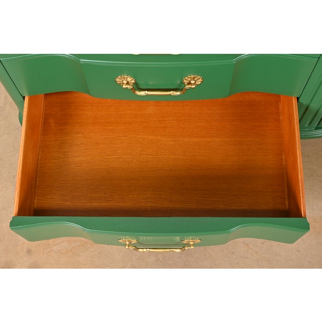 John Widdicomb Georgian Green Lacquered Eight-Drawer Double Dresser, Newly Refinished For Sale In South Bend - Image 6 of 11