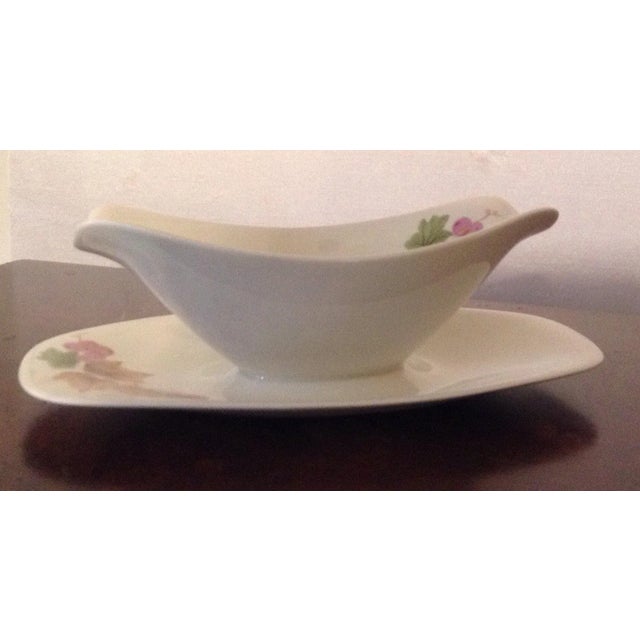 1960s Iroquois True China Ben Siebel Design Impromptu Grapes, Mid Century Modern 1960s Dinnerware Set - 15 Piece For Sale - Image 5 of 11