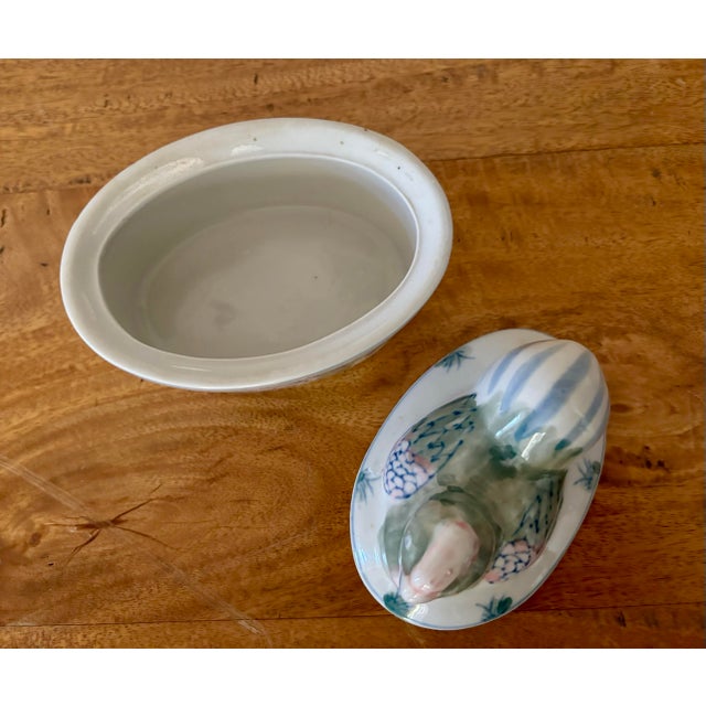 1980s Brooding Hen Chinese Porcelain Lidded Box For Sale - Image 4 of 5