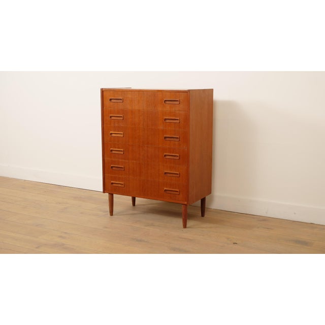 Mid-Century Modern Vintage Danish Chest of Drawers in Teak For Sale - Image 3 of 9