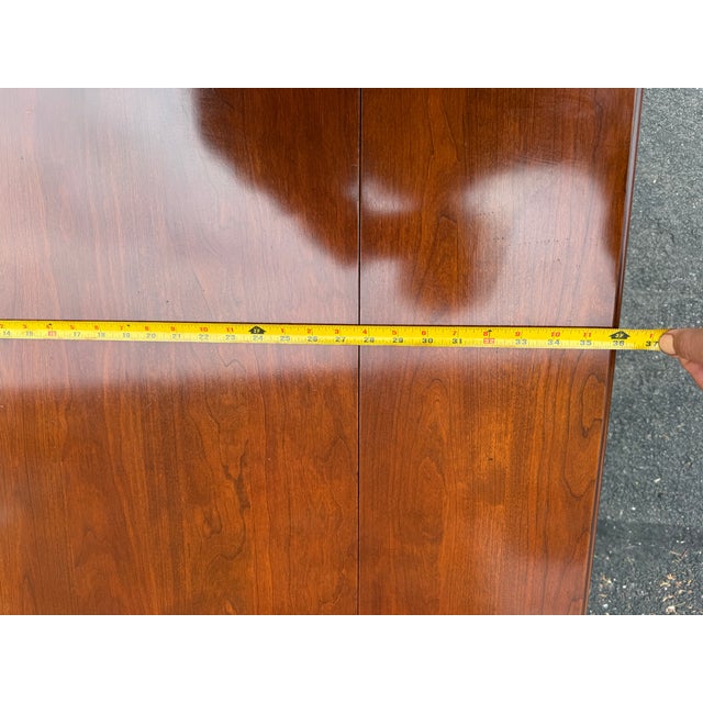 Mid 20th Century Pair of Queen Anne Style Drop Leaf Side Tables by Pennsylvanie House For Sale - Image 11 of 12